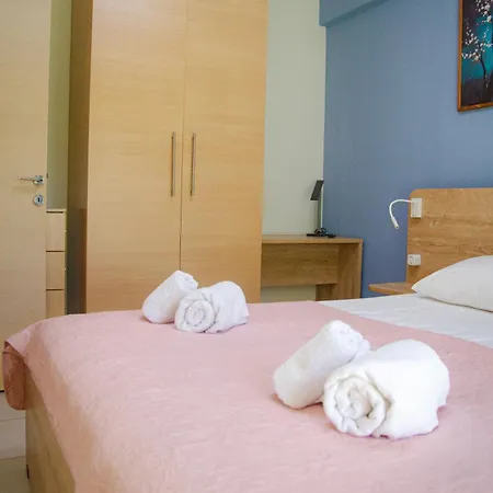 Elpidas 2 Private Parking Салоники